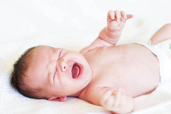 Onko väärin antaa vauvan itkeä pitkään?