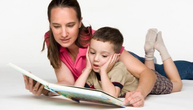Kuinka opettaa lasta rakastamaan lukemista?