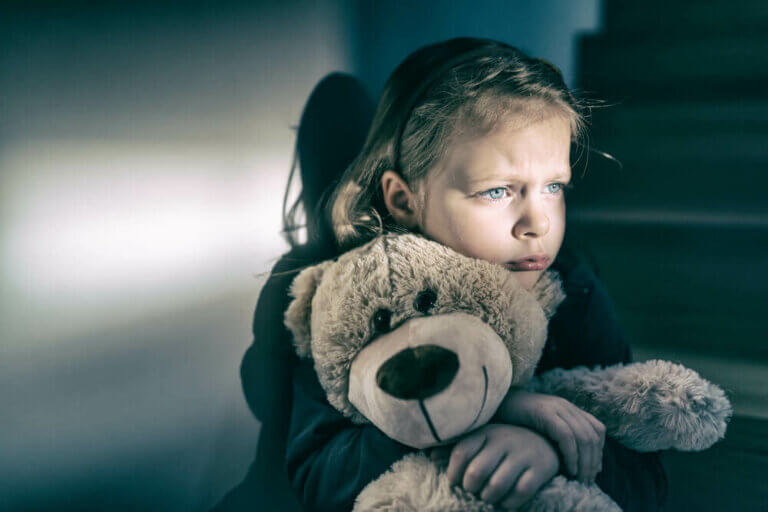 5 merkkiä siitä, että lapsi kärsii kiintymyksen puutteesta
