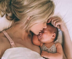 Nuorena äitinä olemisen edut ja neuvoja