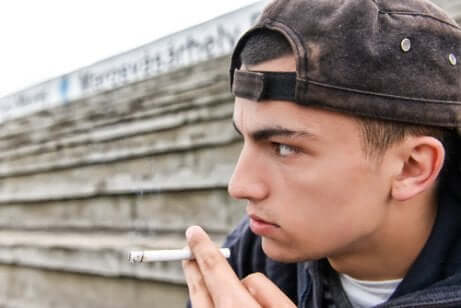 5 keinoa estää nuorta tupakoimasta
