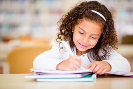 7 tapaa innostaa lasta luovaan kirjoittamiseen
