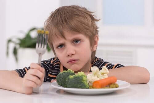 Lapselle on tärkeää opettaa hyvät ruokailutottumukset