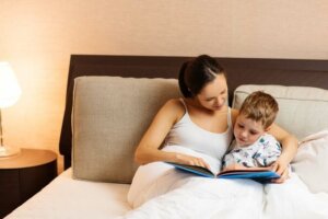 5 vinkkiä, joiden avulla rohkaista lasta lukemaan ja nauttimaan lukemisesta