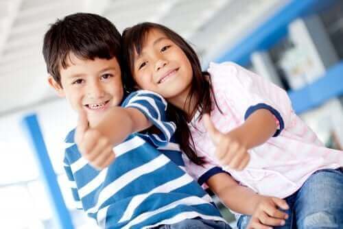 6 positiivista ominaisuutta, joita vanhempien kannattaa lapsessa tukea