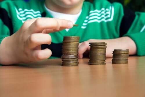 5 tarinaa säästämisestä
