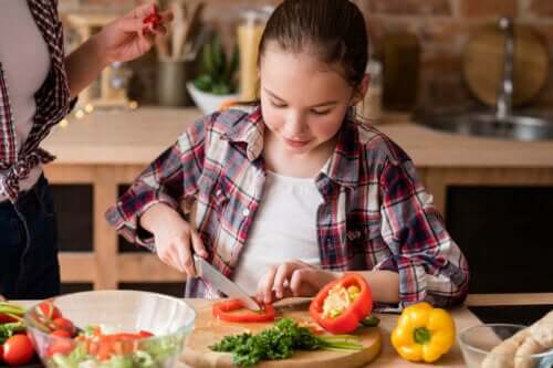 Jos perheessä on teini-ikäinen vegaani, on vanhempien tärkeää tukea lastaan tämän päätöksessä.
