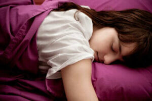 Miksi useimmat teini-ikäiset ovat iltavirkkuja?