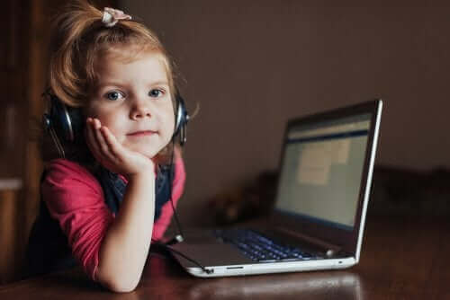 Opeta lapsia käyttämään teknologiaa vastuuntuntoisesti