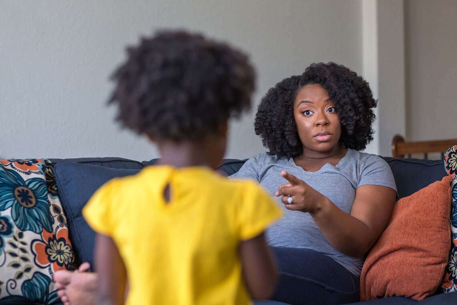 4 lapsen tottelemattomuuteen liittyvää ongelmaa ja niiden käsitteleminen