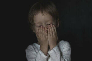 Miten lievittää lapsen pelkoja?