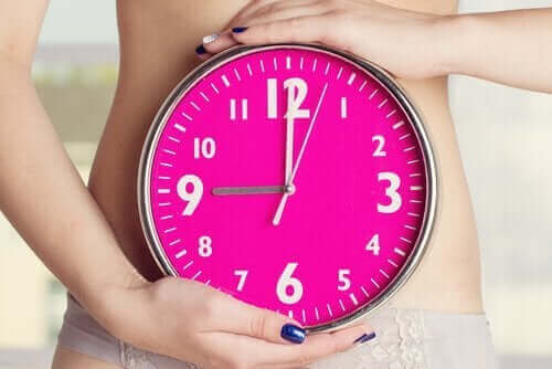 Epäsäännölliset kuukautiset imetyksen aikana johtuvat naisen kehon kokemista muutoksista