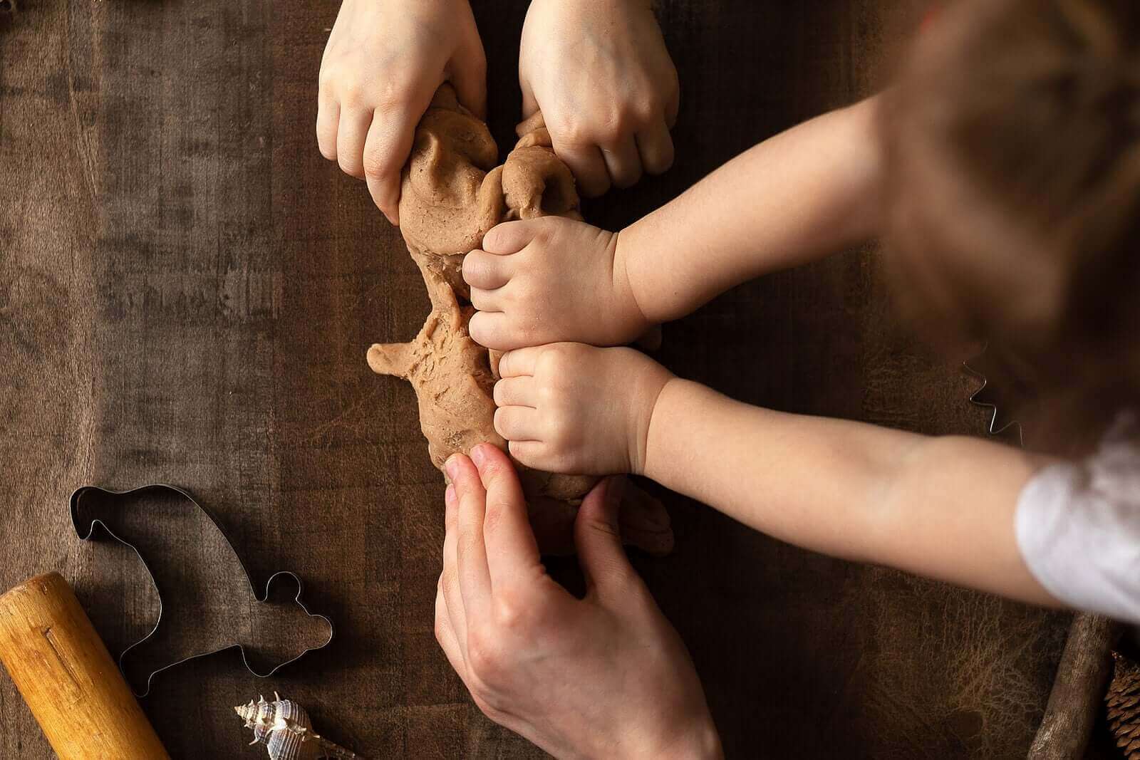 Savella leikkiminen on hauskaa ja stimuloivaa puuhaa lapselle