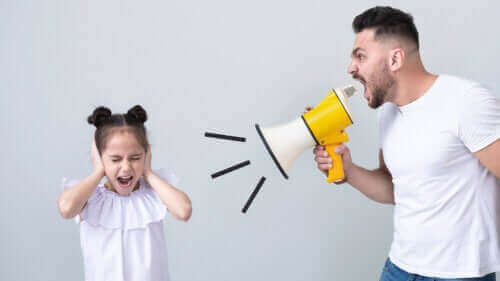 Oranssi sarvikuono -tekniikka auttaa lopettamaan lapselle huutamisen
