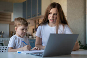 Mitä minäkäsitys tarkoittaa ja miten se kehittyy?