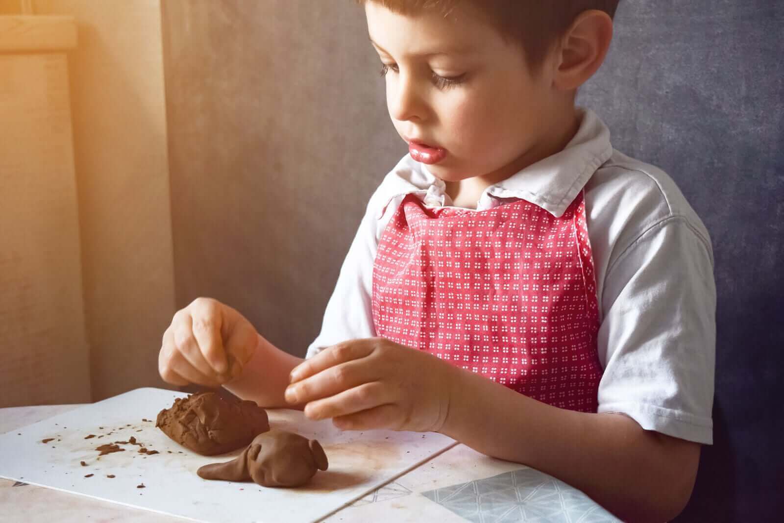 Muovailuvahan valmistaminen kotona