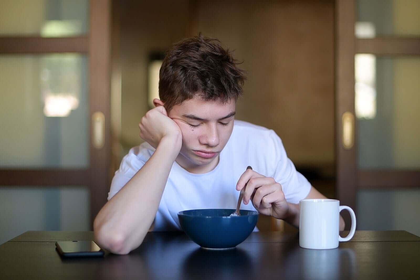 Miksi teini-ikäisen on tärkeää syödä aamiainen?