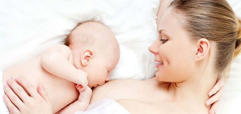 Mitä on ternimaito ja mitkä ovat sen hyödyt vauvalle?