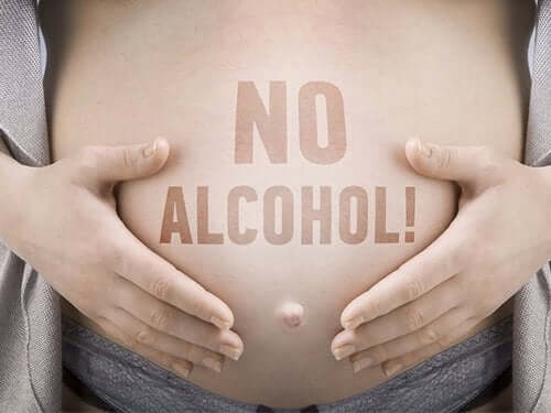 Mikä on sikiön alkoholioireyhtymä ja millaisia vaikutuksia sillä on?