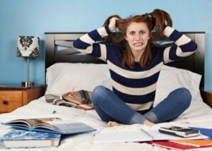 Teini-ikäisen trikotillomania eli karvojennyppimishäiriö