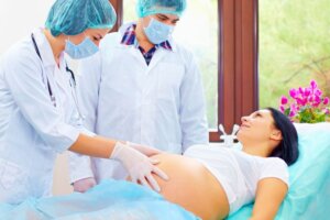 5 luonnollista tapaa nopeuttaa synnytyksen käynnistymistä