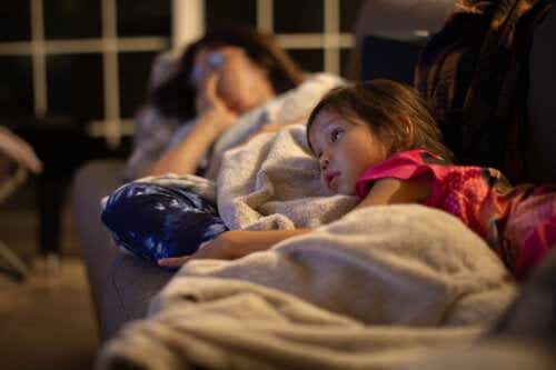 Miksi lapsen on tärkeää mennä ajoissa nukkumaan?
