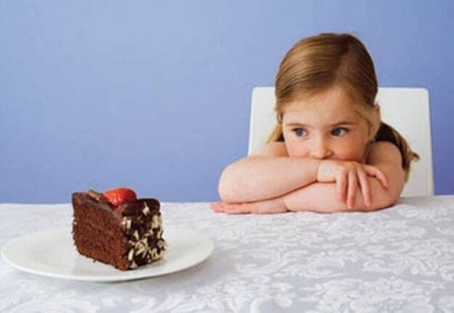 2 terveellisempää vaihtoehtoa sokerin korvaamiseksi lasten ruokavaliossa