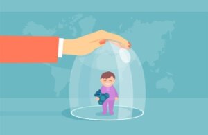 Suosituksia ylisuojeleville äideille