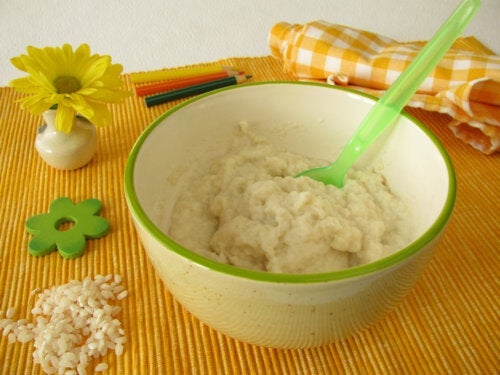 Vauvojen riisipuuro: resepti ja hyödyt