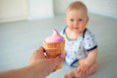 4 kiellettyä ruokaa alle 2-vuotiaiden lasten ruokavaliossa