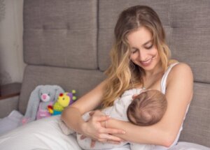 Sokerinsyönti imetysaikana: mitä tulee tietää