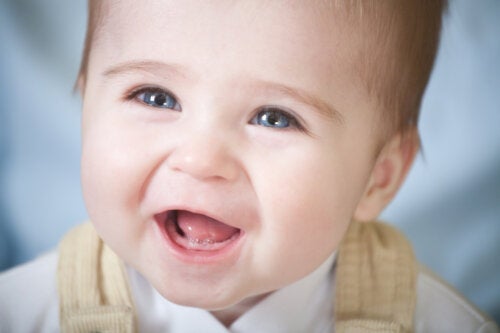 7 kysymystä vauvan hampaiden puhkeamisesta