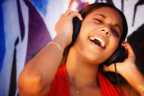 Teini-ikäisellä tyttärelläni on pakkomielle julkkikseen