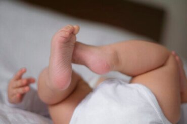 Onko normaalia, että vauvan jalat haisevat pahalle?