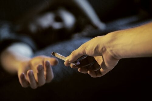 Kuinka auttaa kannabista polttavaa lasta