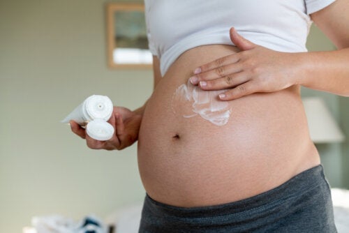 10 kiellettyä ihonhoitotuotetta raskauden aikana