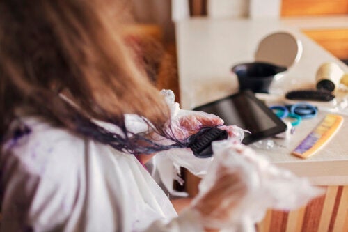 Mitä tehdä, jos lapsesi haluaa värjätä hiuksensa?